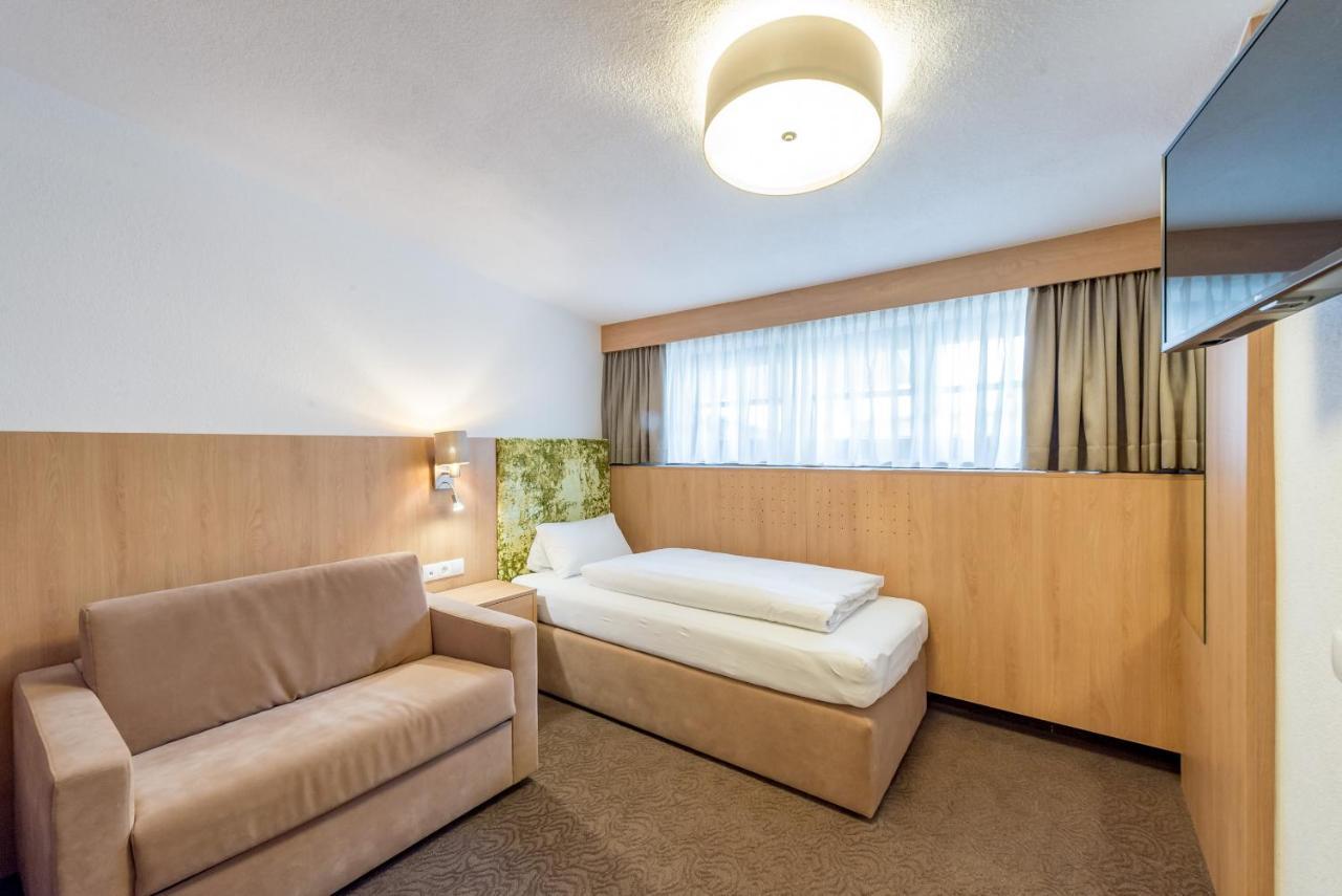 Deluxe Single Room,1008508258:JPEG