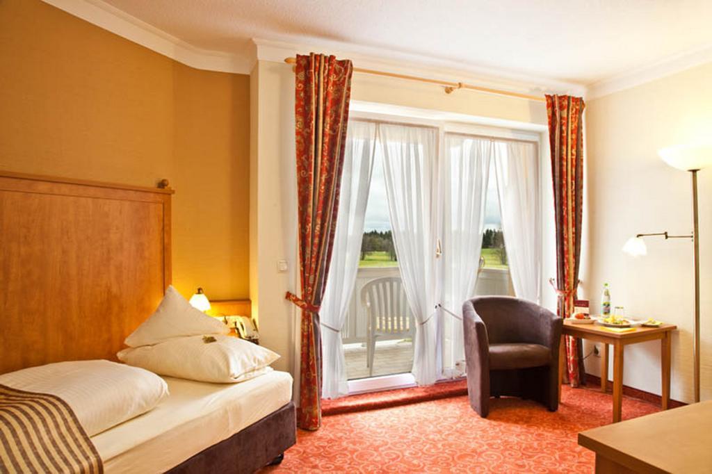 Single Room with Balcony,1559372809:JPEG