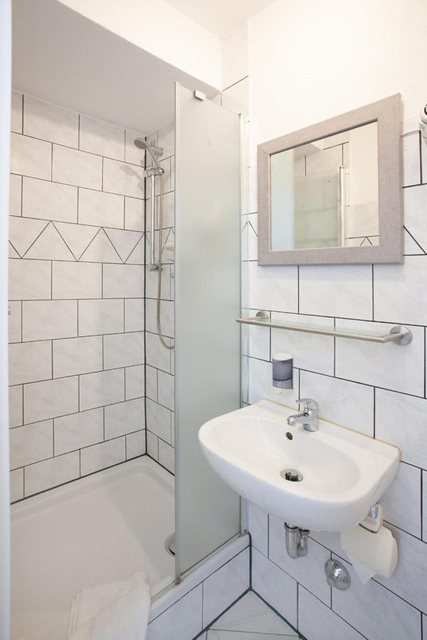 Standard Twin Room,1296818257:JPEG