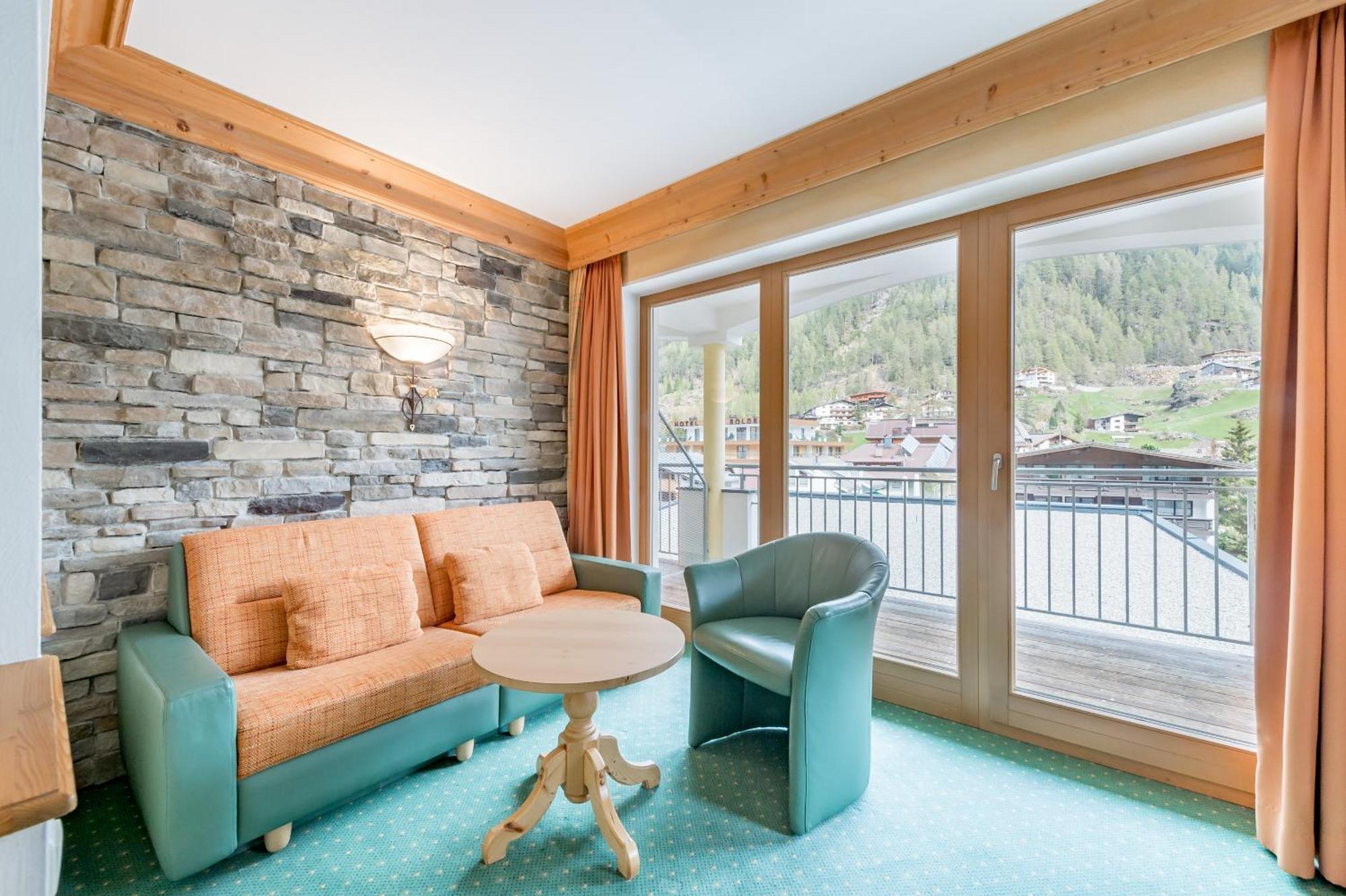 Family Room Balcony,1614786286:JPEG