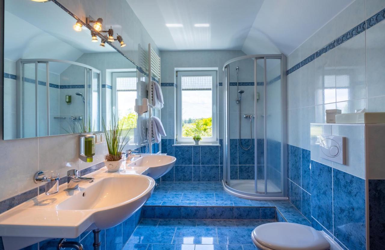 Large Double Room,1354193774:JPEG