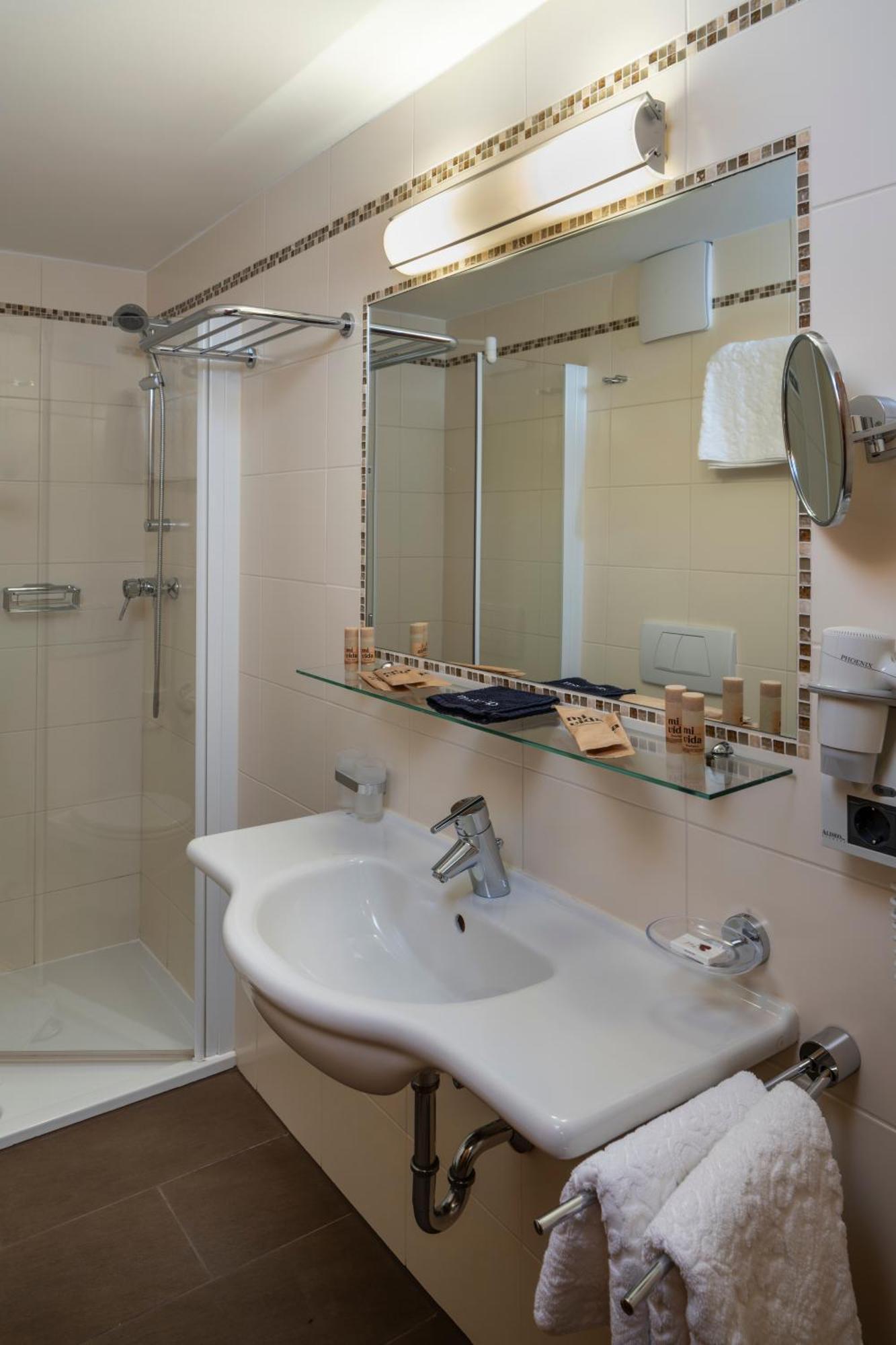 Doppelzimmer mit Balkon