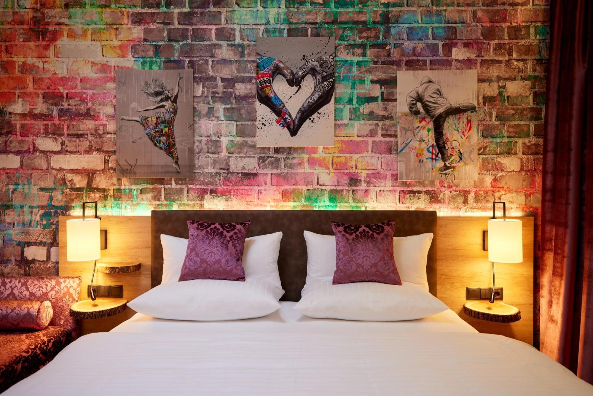 Happy Surprise Room