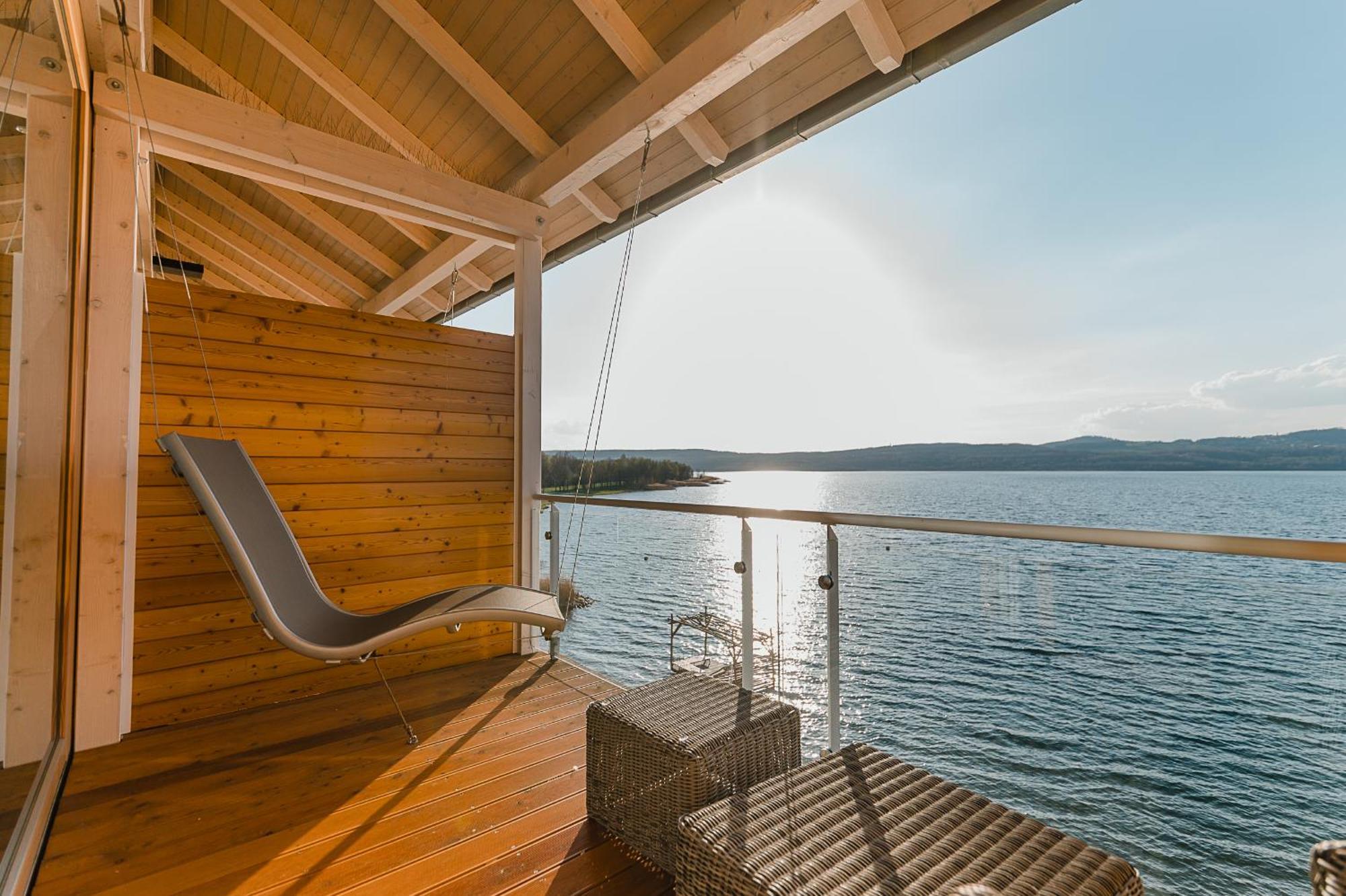 Large Double Room Lake View