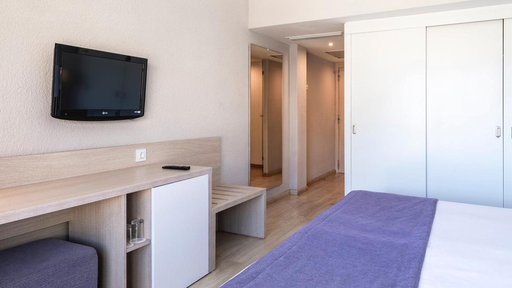 Doppelzimmer mit teilweisem Meerblick