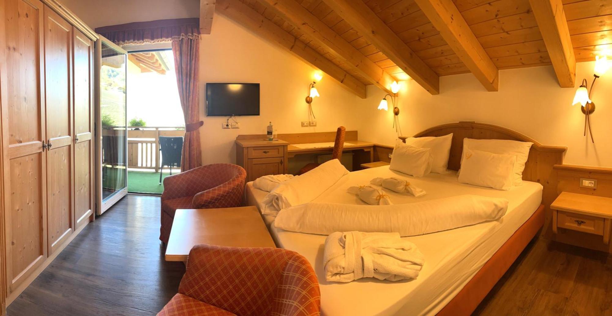Double or Twin Room Balcony