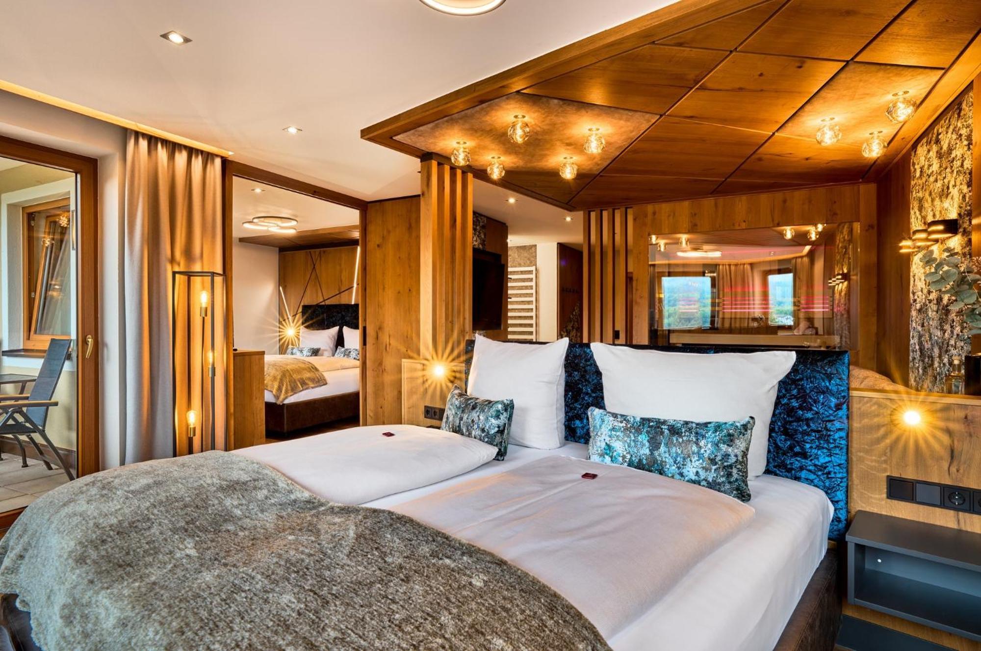 Junior Suite with Balcony,1722920148:JPEG