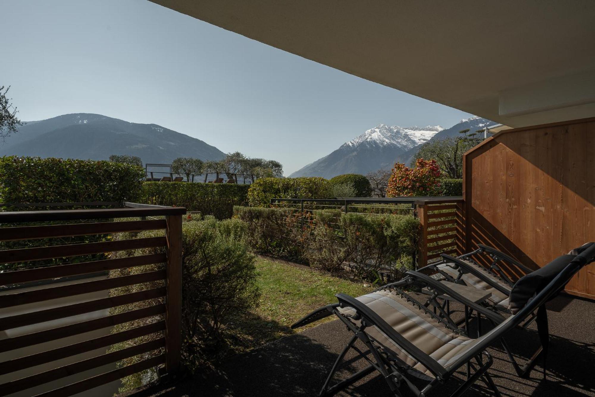 Family Room Garden View
