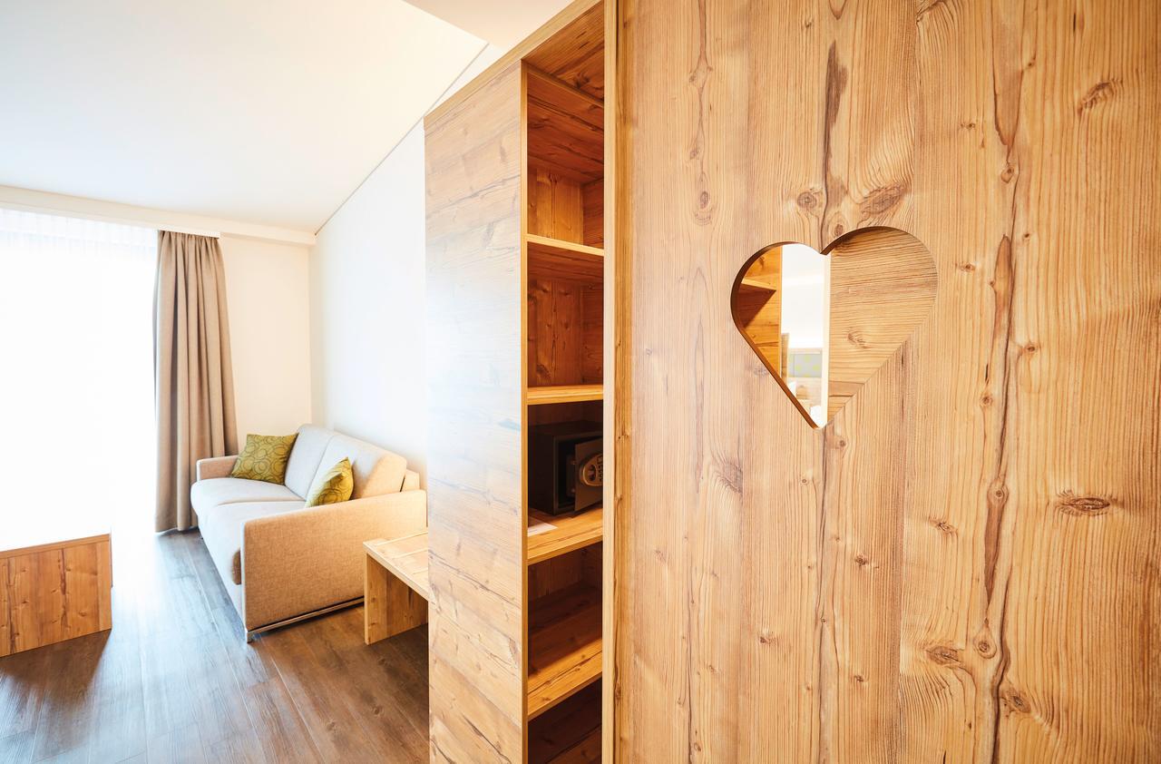 Family Room,639486030:JPEG