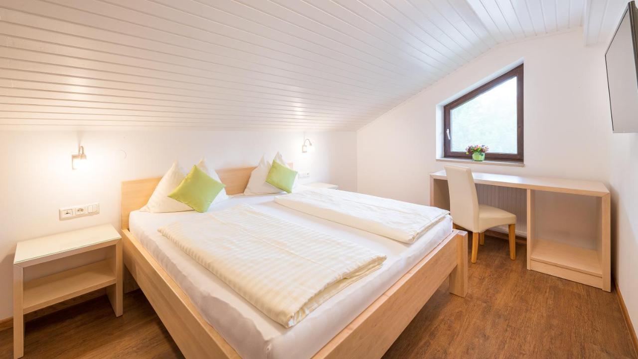 Family Room - Annex,774961924:JPEG