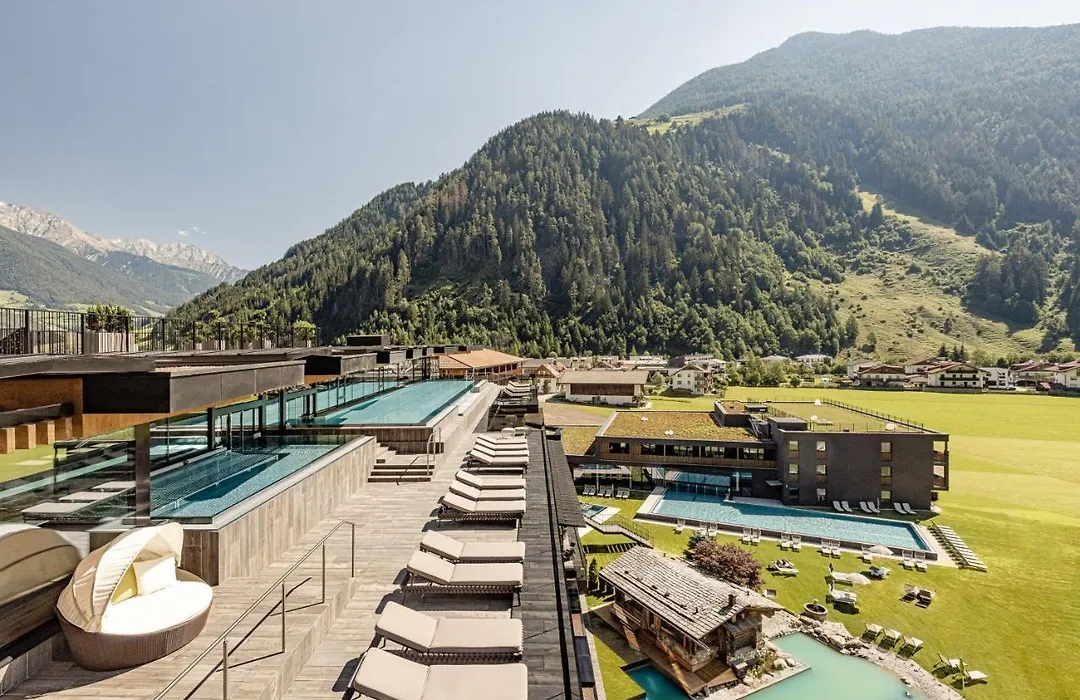 Alpine Luxury SPA Resort Schwarzenstein-1
