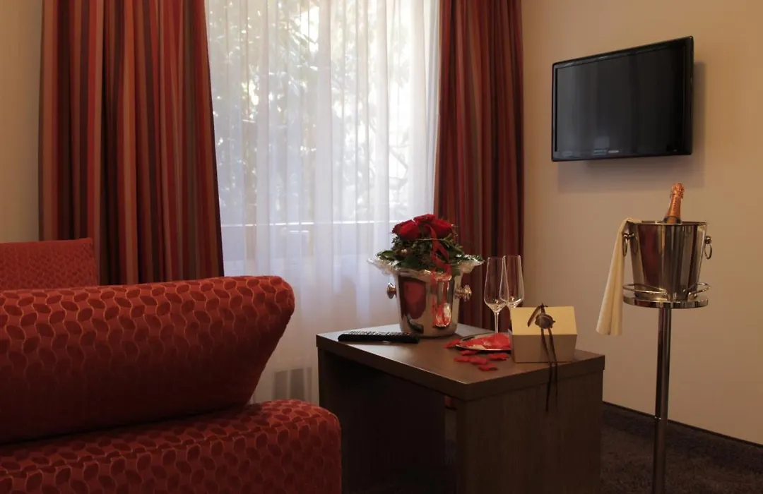 Romantisches Hotel Menzhausen-1