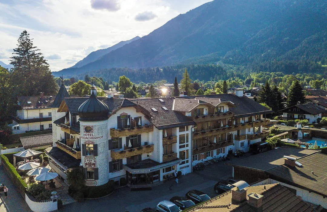 Staudacherhof in Garmisch-Partenkirchen I Blick aufs Zugspitzmassiv I einzigartige Bayurvida Küche-1