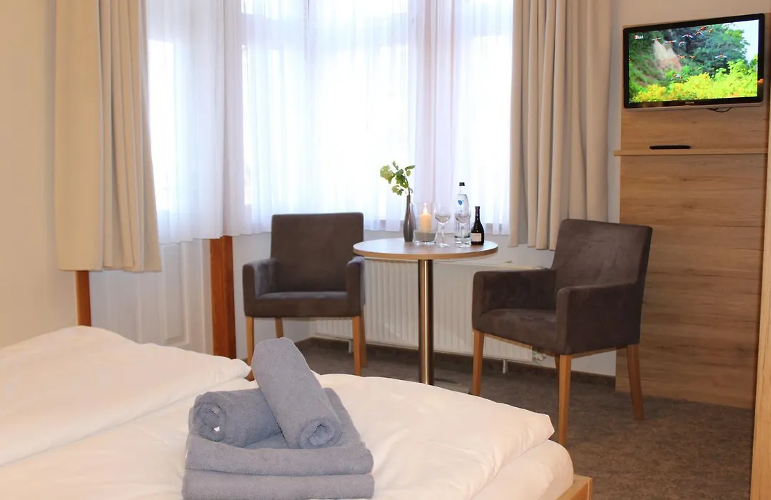 Ferien- und Wellnesshotel Waldfrieden-1