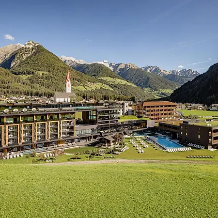 Alpine Luxury SPA Resort Schwarzenstein-2