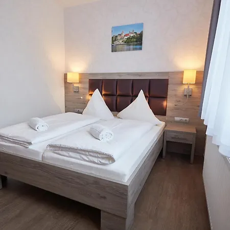 Bernstein Acamed Resort-2