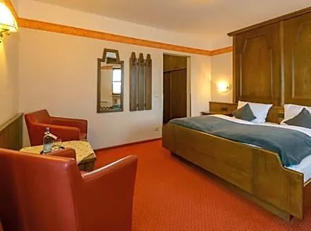 Hotel Kurpark-3